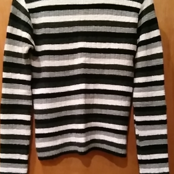 COPY - Ladies sweater - Picture 4 of 4